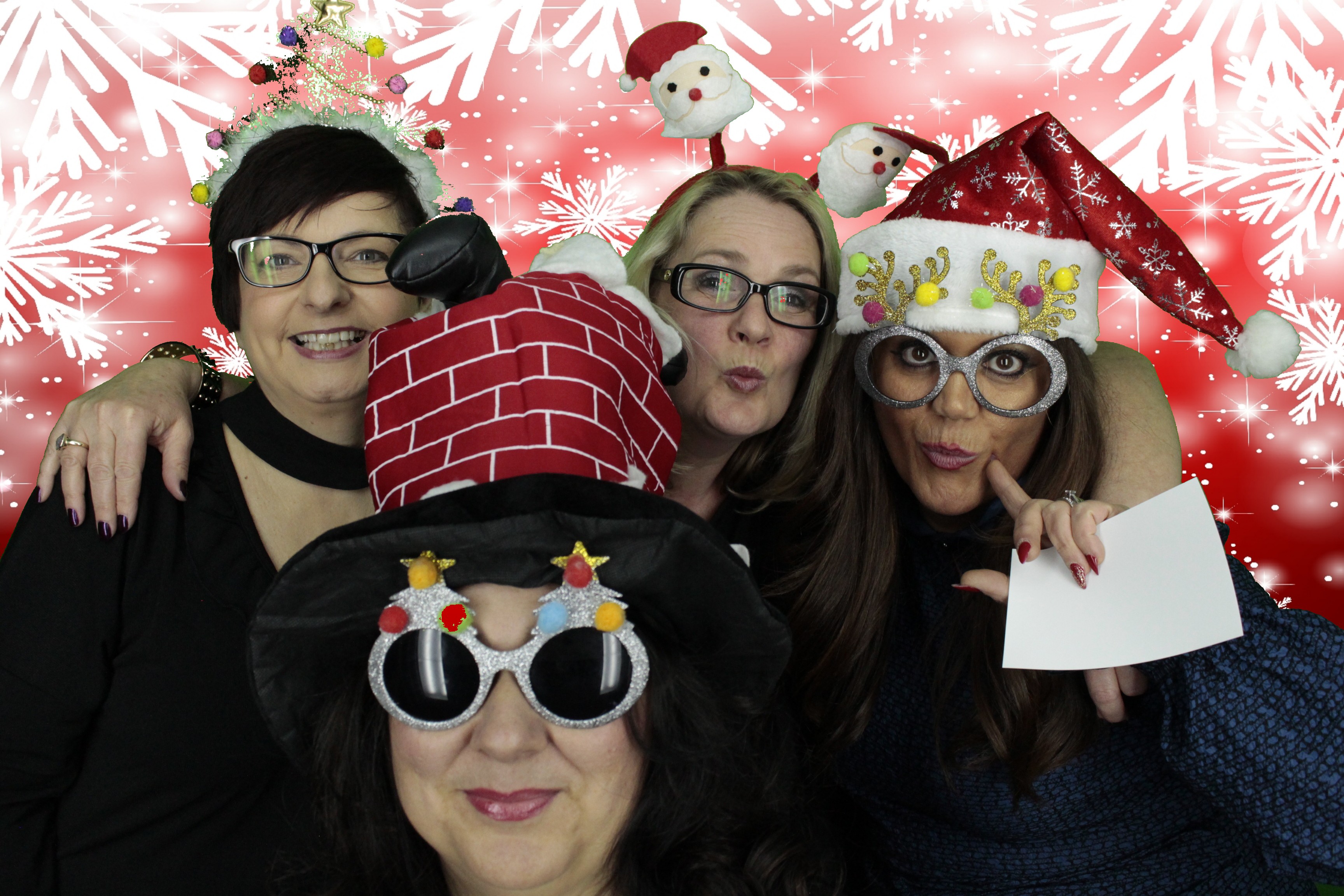 Silvermere Christmas Party | View more photos from the event at gallery.myphotoboothexperience.co.uk/u/MyPhotoBoothExperienceLtd/Silvermere-Christmas-Party-3